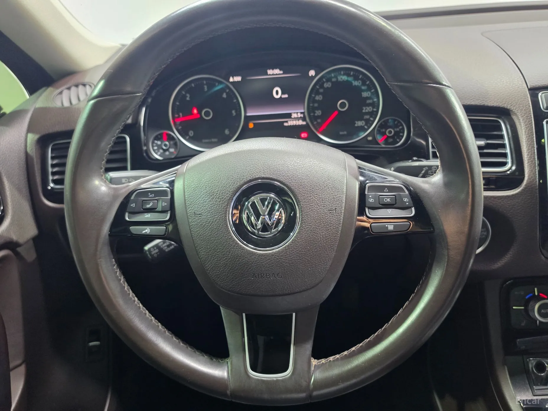Volkswagen New Touareg превью 16