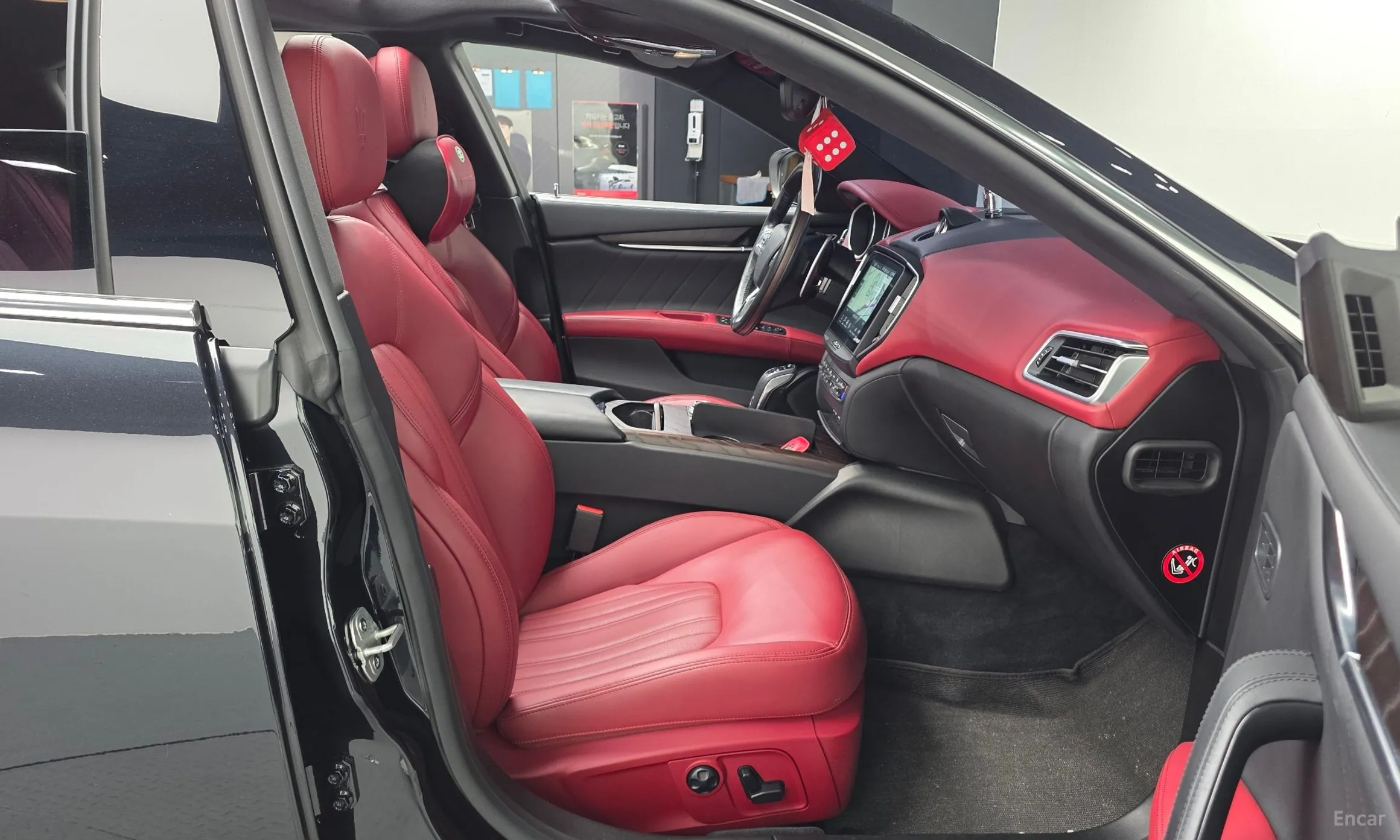 Maserati Ghibli превью 11