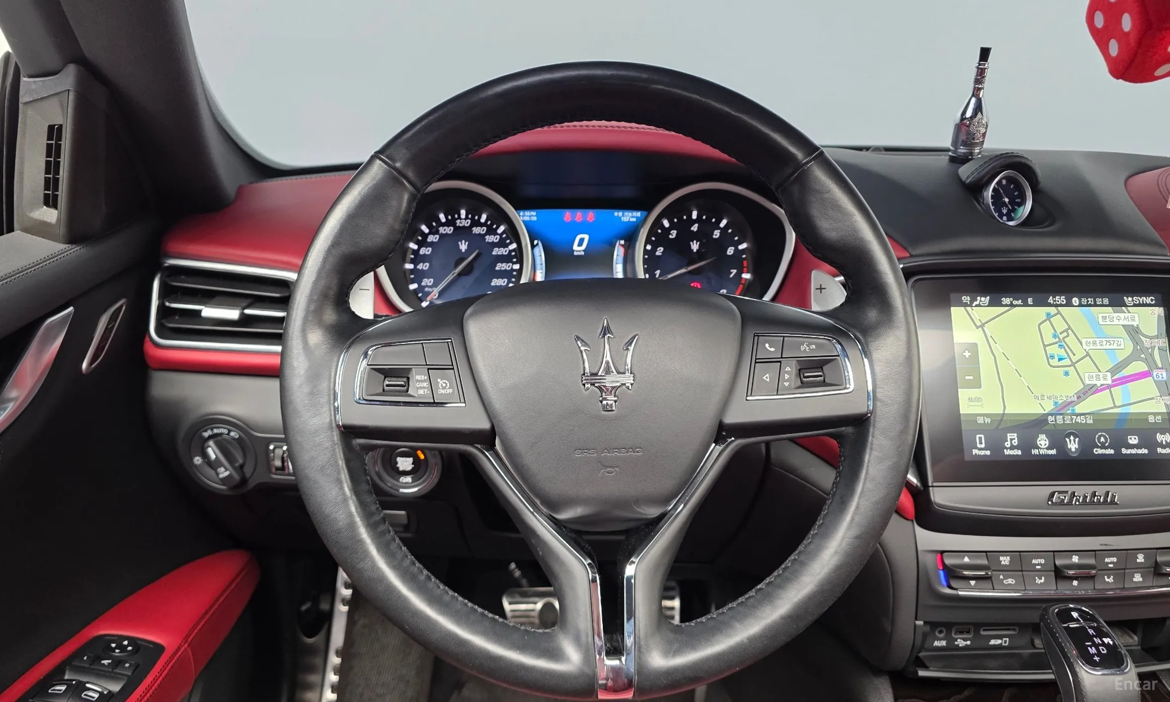 Maserati Ghibli превью 13