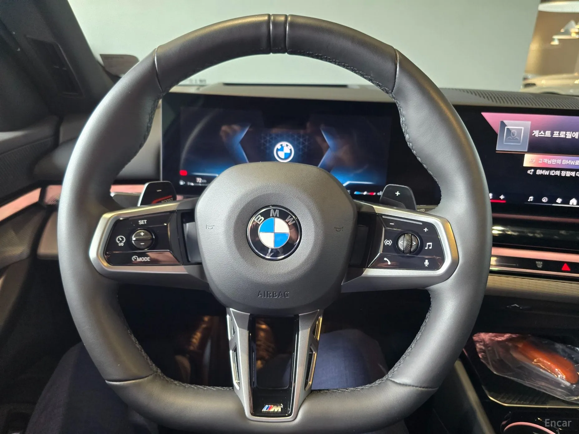 BMW 5 Series (G60) превью 14