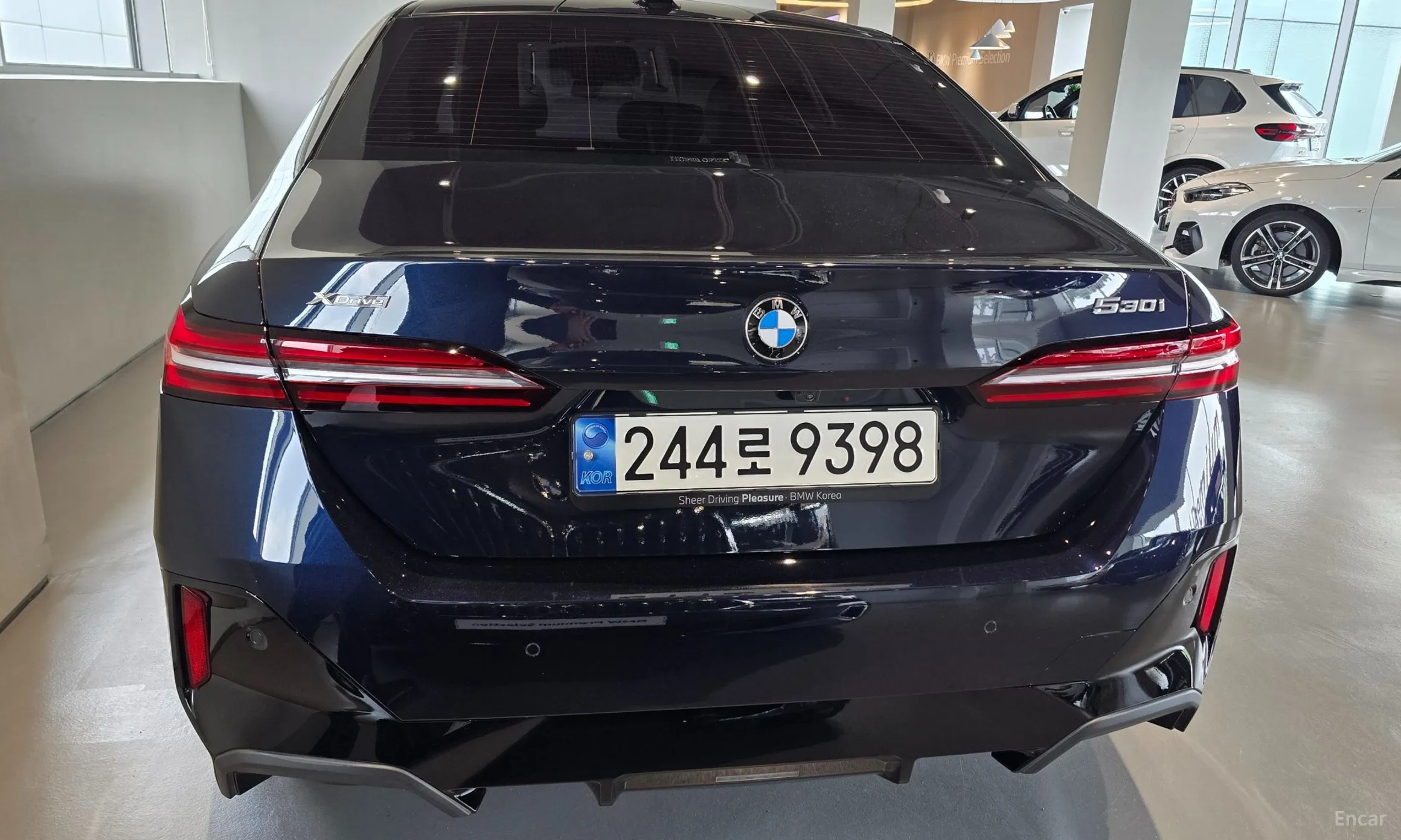BMW 5 Series (G60) превью 4