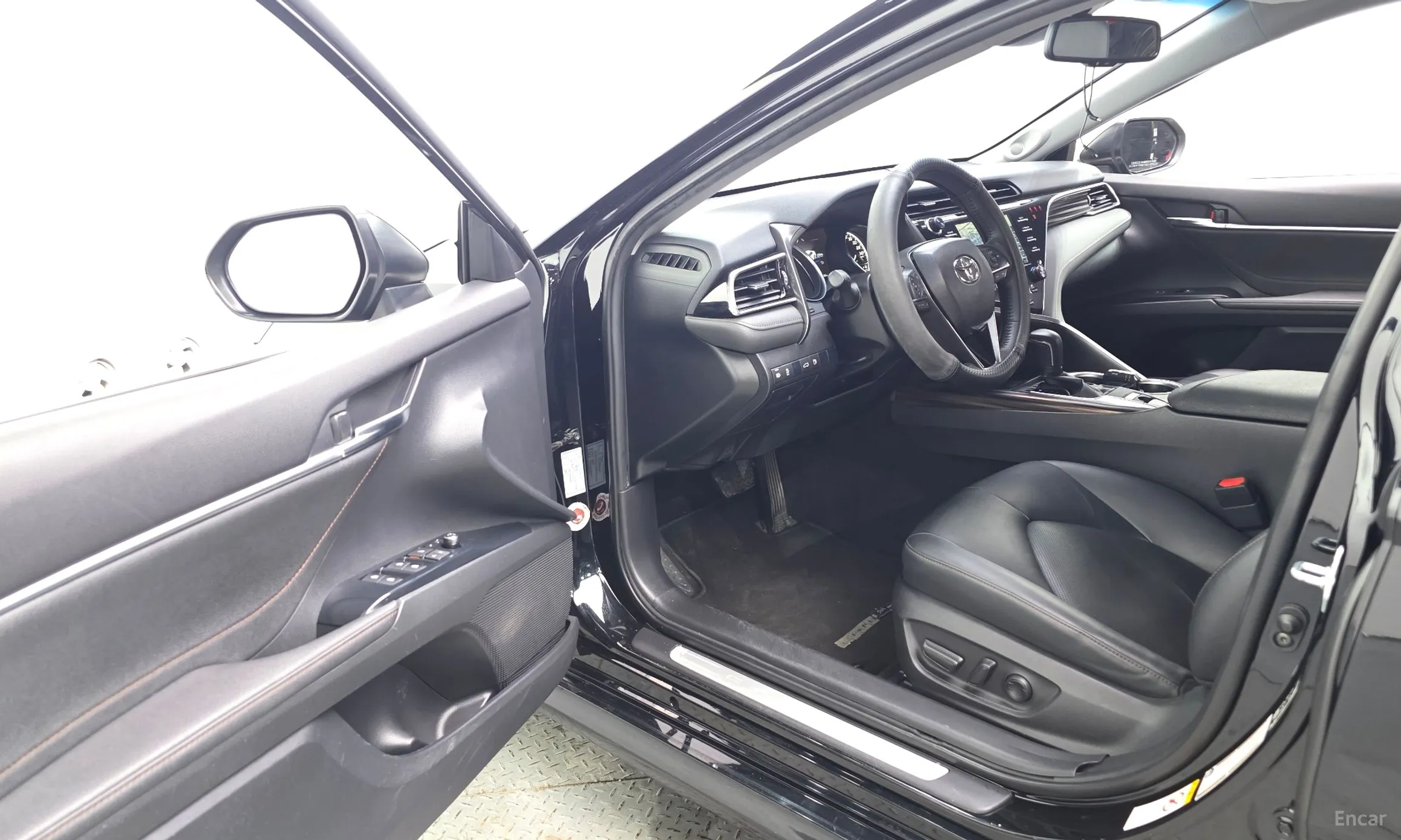 Toyota Camry (XV70) превью 10