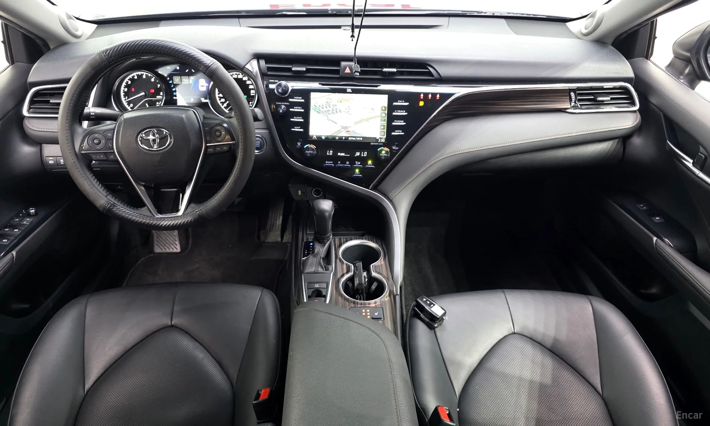 Toyota Camry (XV70) превью 7