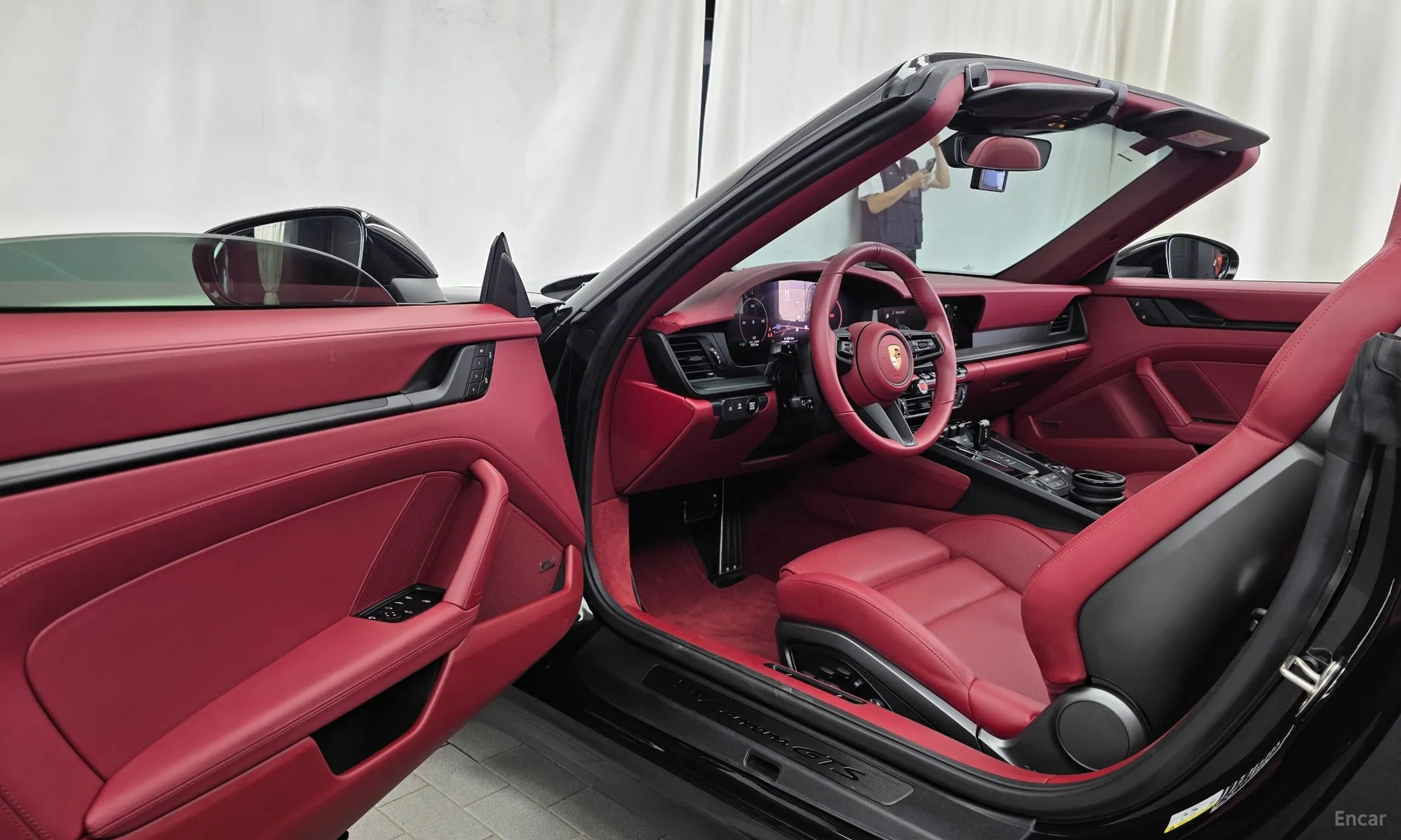 Porsche 911 (992) превью 10