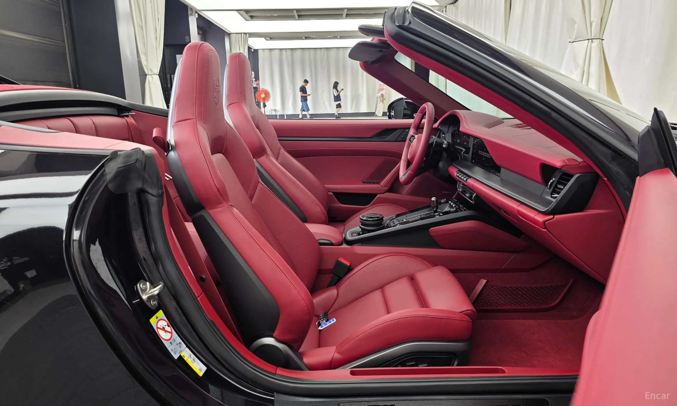Porsche 911 (992) превью 12
