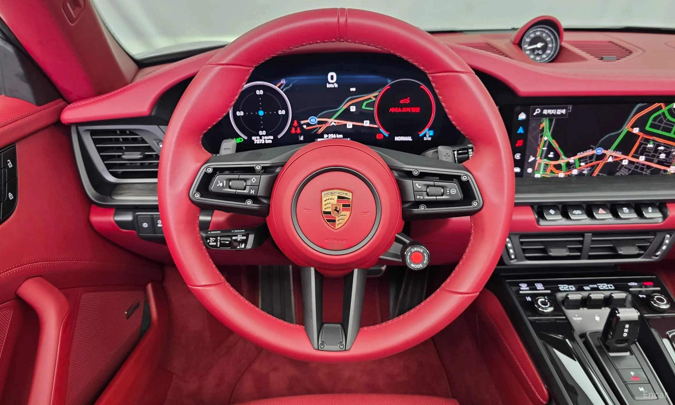 Porsche 911 (992) превью 13
