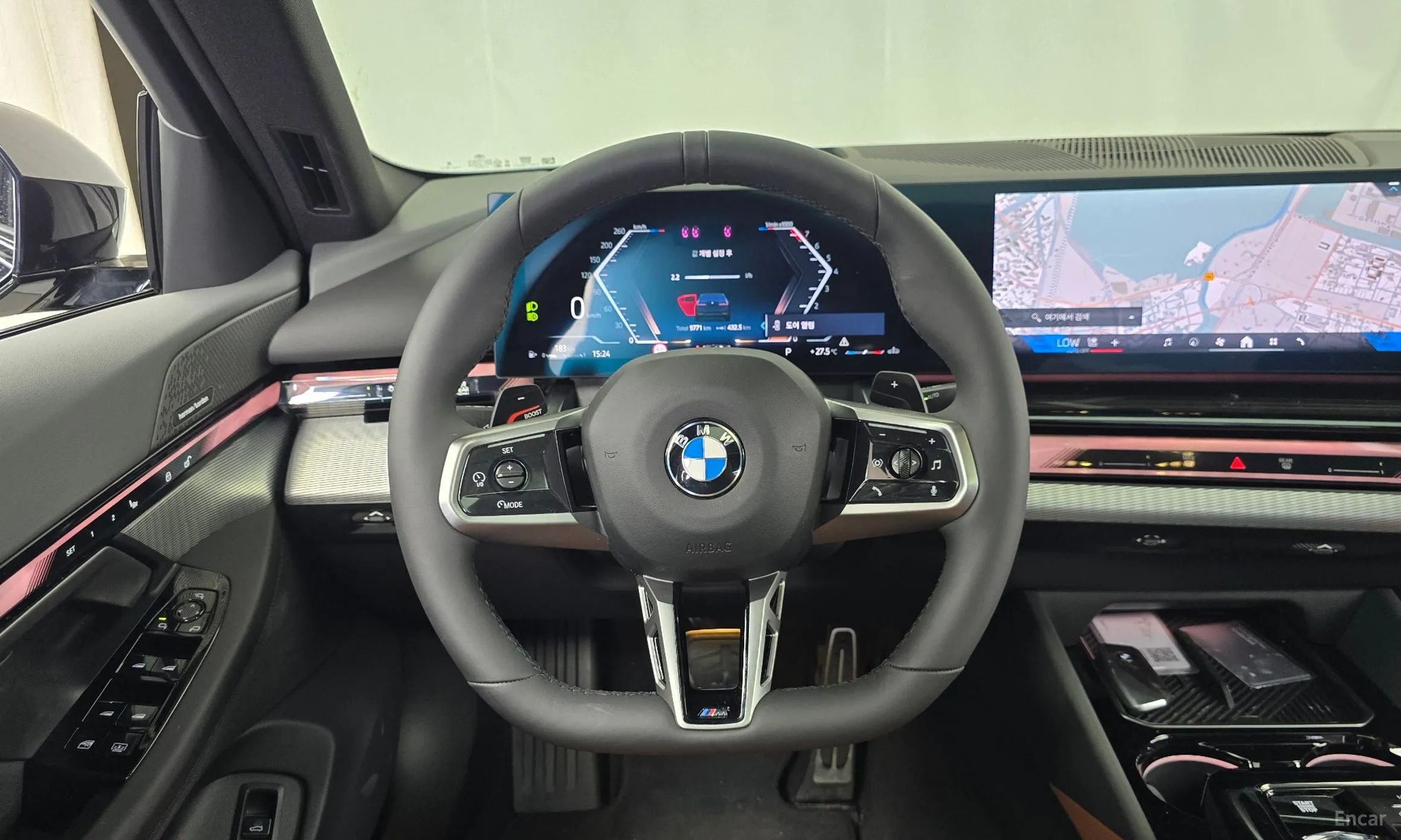 BMW 5 Series (G60) превью 13