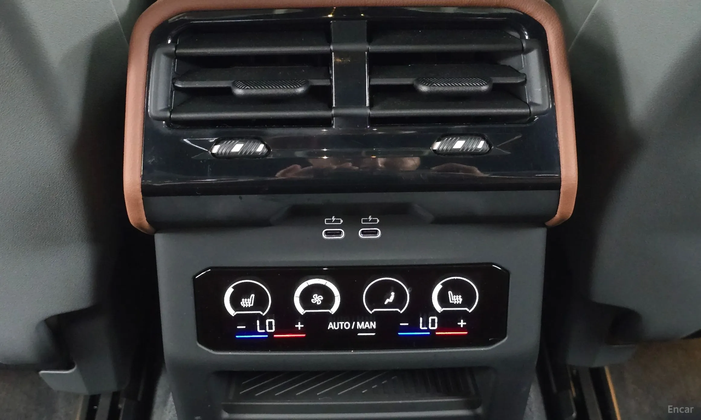 BMW 5 Series (G60) превью 19