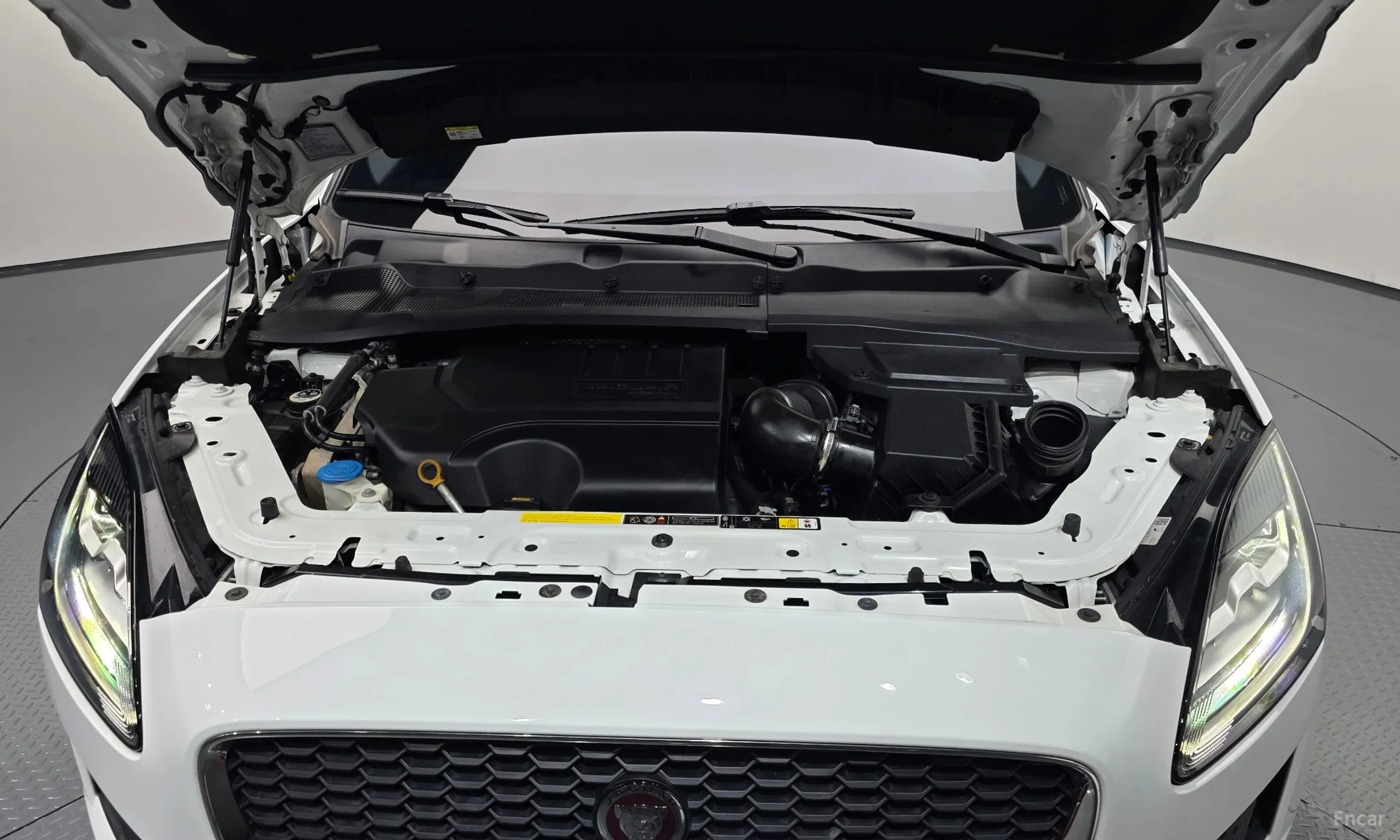 Jaguar E-PACE превью 6