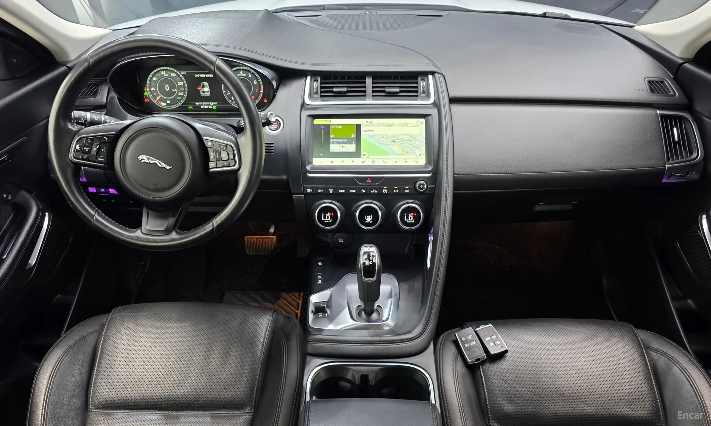 Jaguar E-PACE превью 7
