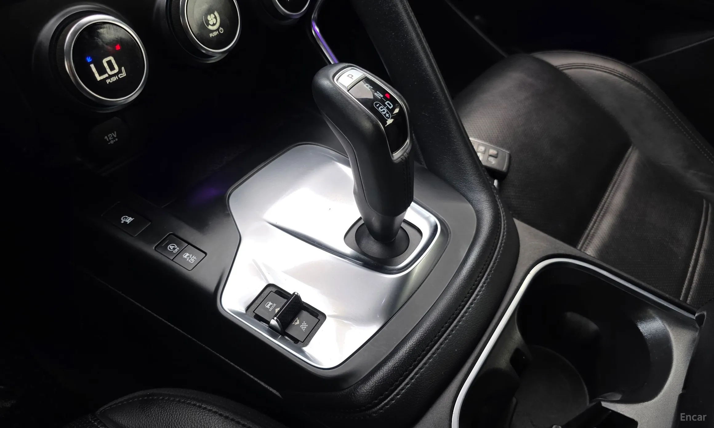 Jaguar E-PACE превью 9