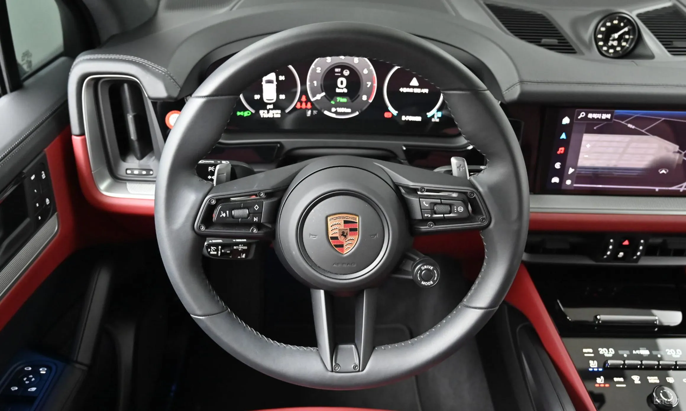 Porsche Cayenne (PO536) превью 13
