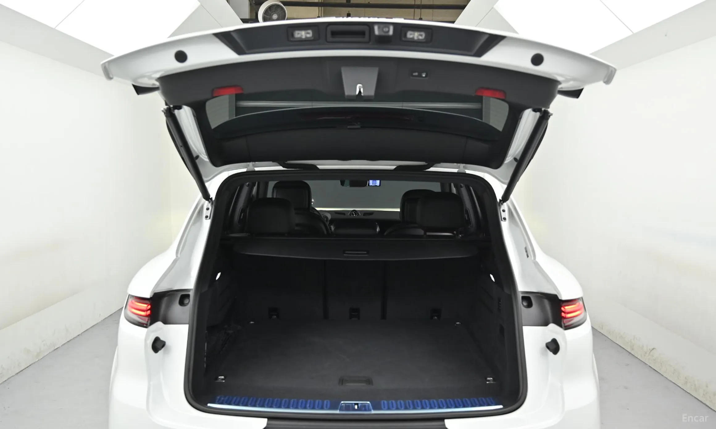 Porsche Cayenne (PO536) превью 20