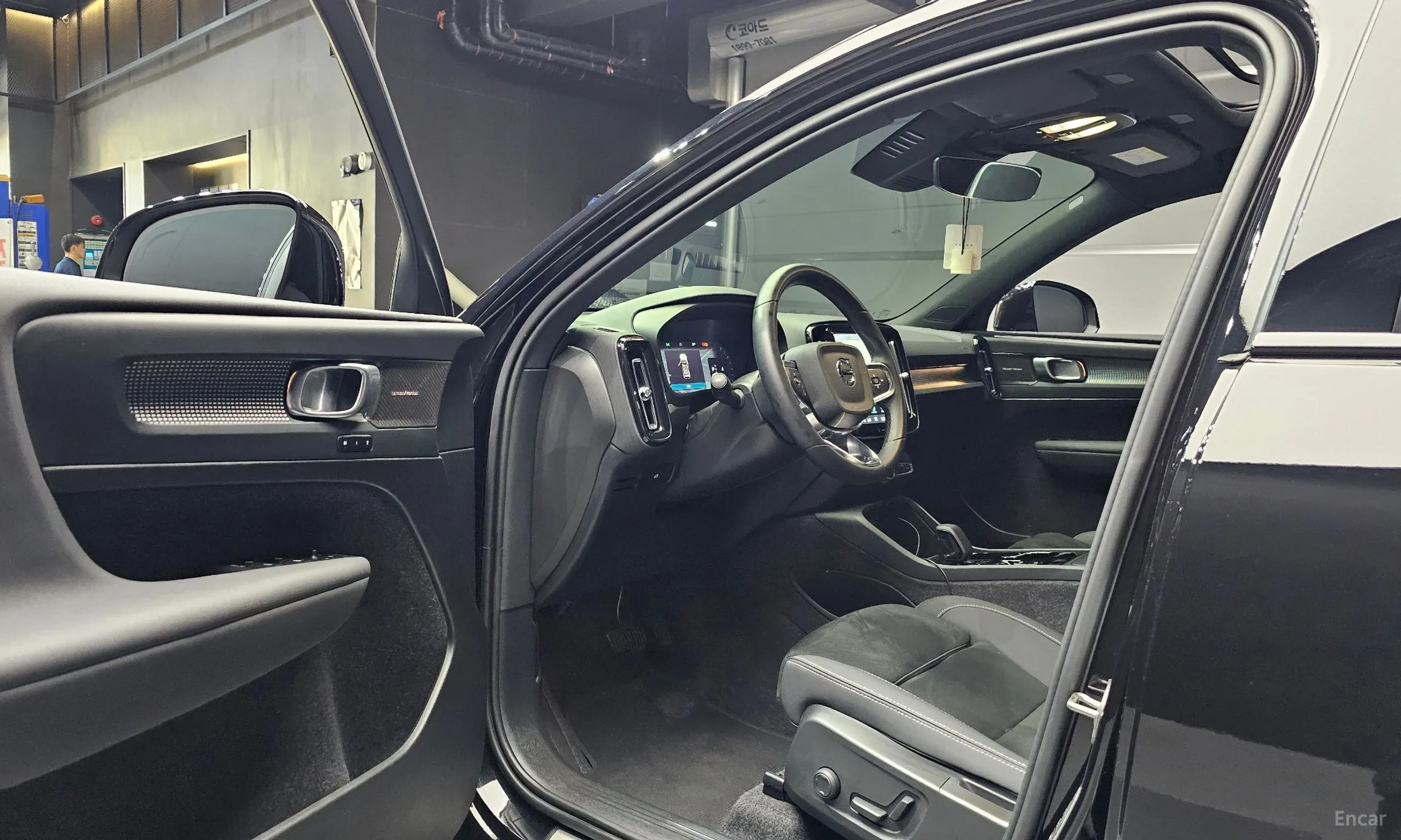 Volvo XC40 превью 10