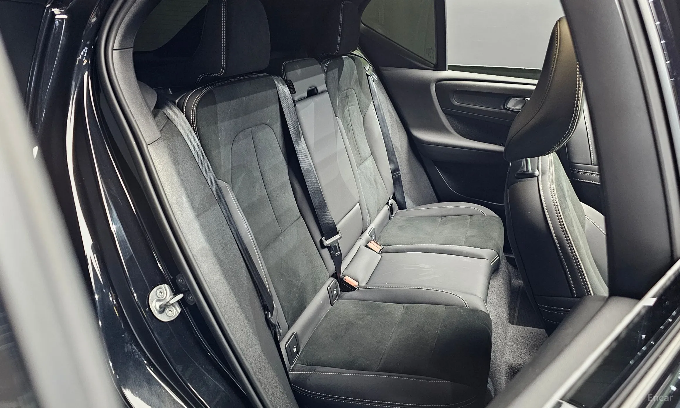 Volvo XC40 превью 11