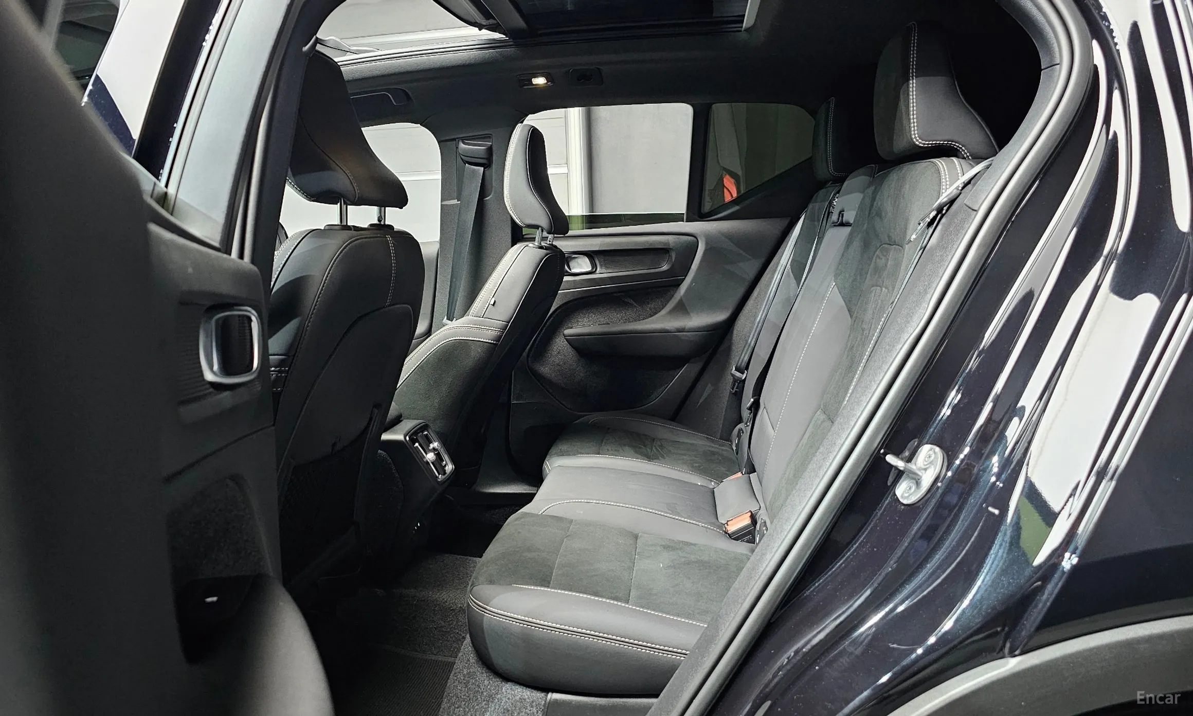 Volvo XC40 превью 12