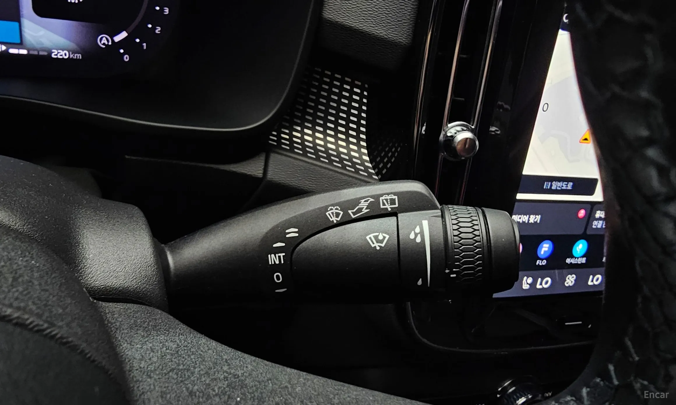 Volvo XC40 превью 19
