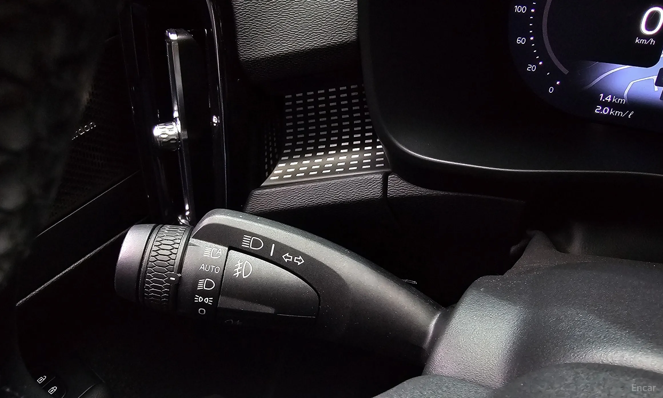 Volvo XC40 превью 20