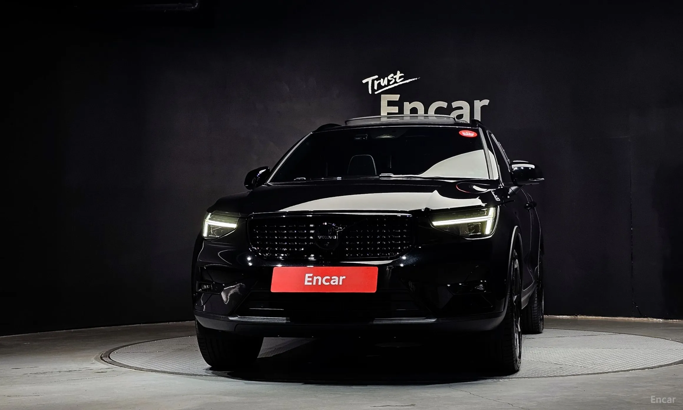 Volvo XC40 превью 3