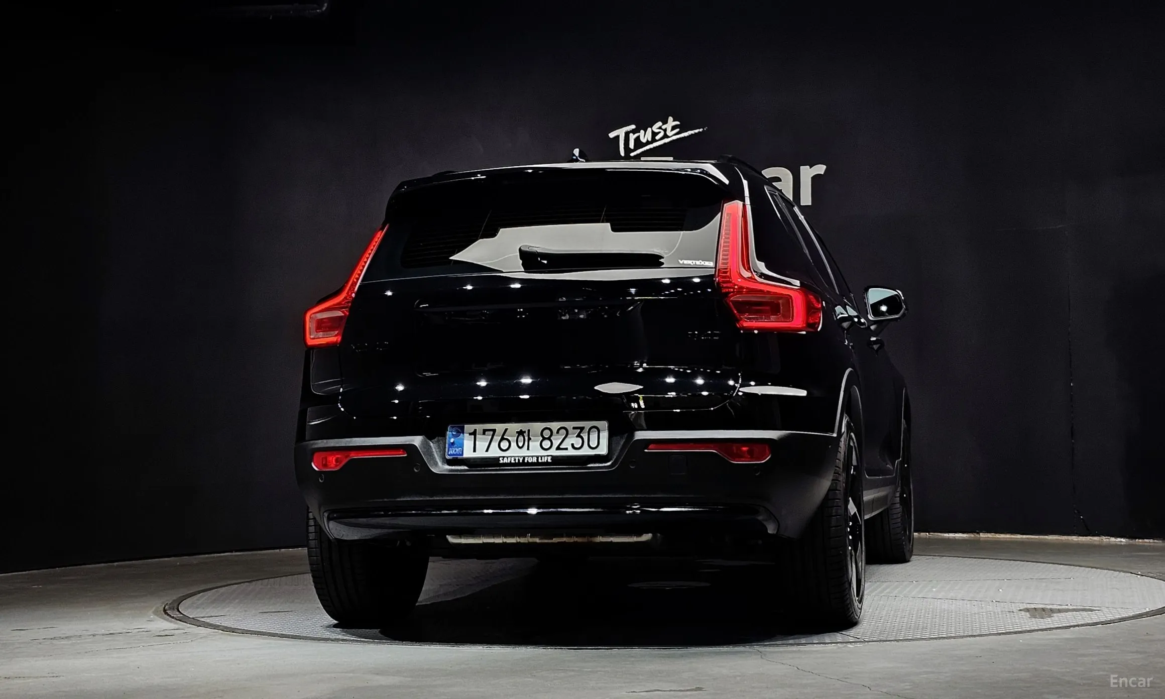 Volvo XC40 превью 4