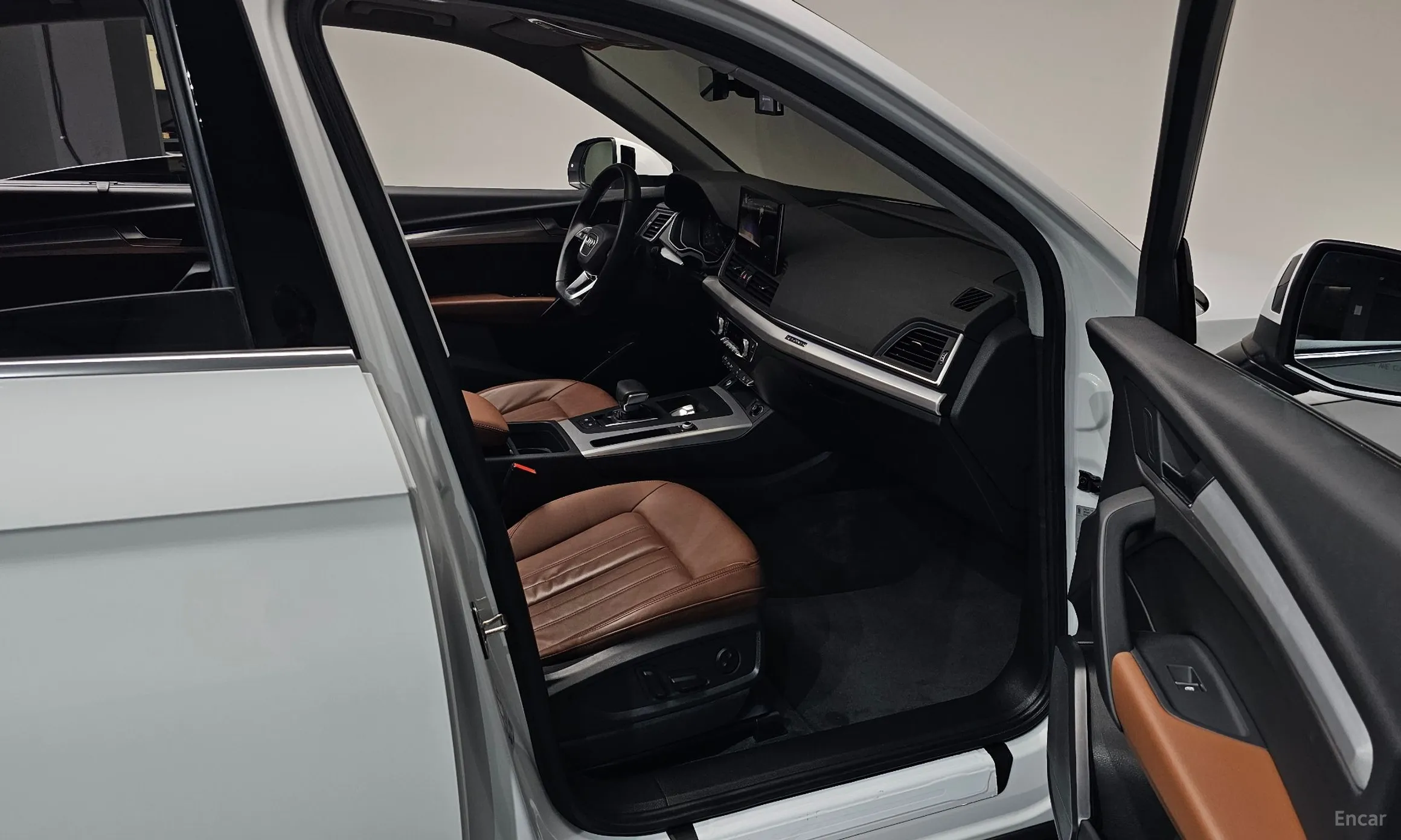 Audi Q5 (FY) превью 11