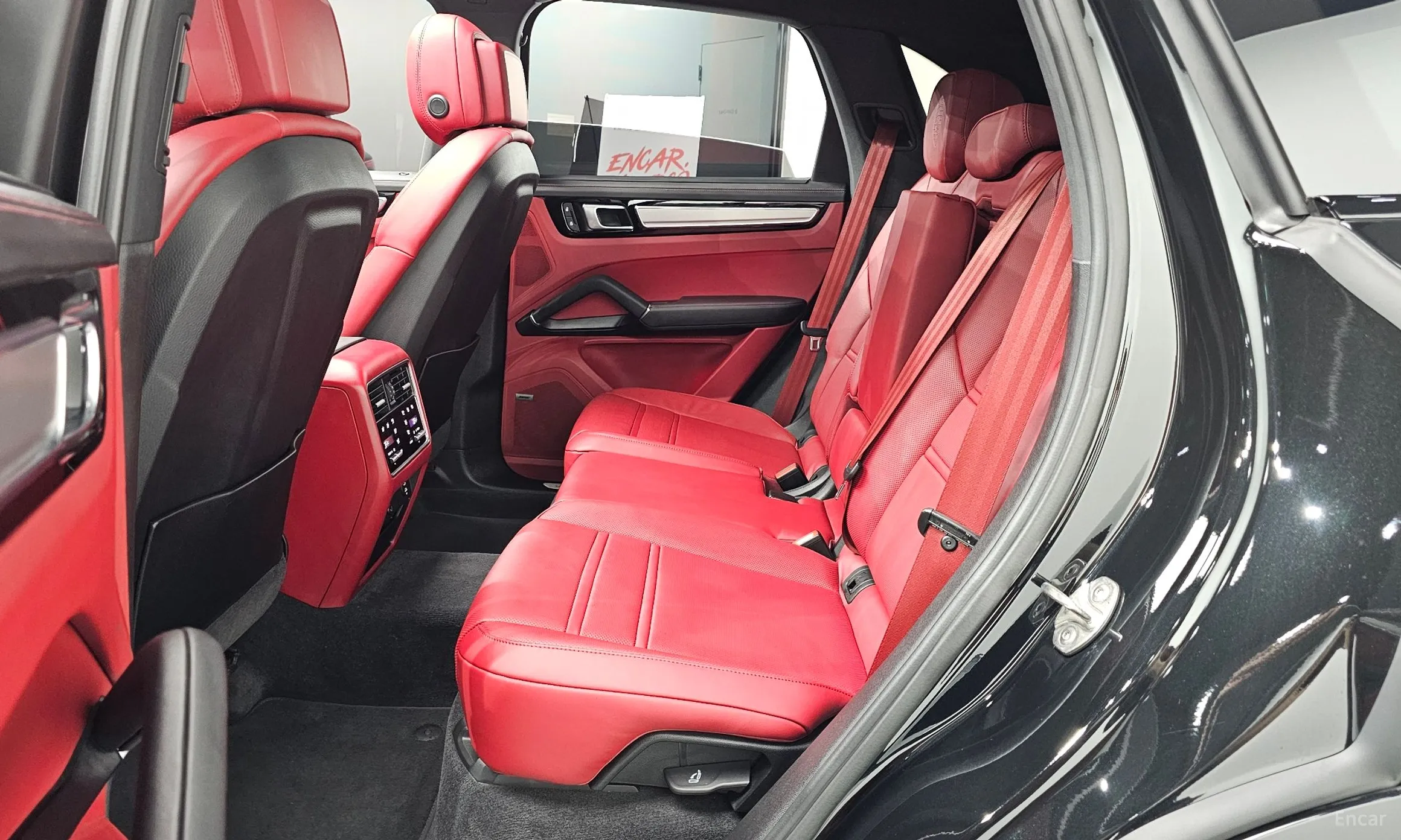 Porsche Cayenne (PO536) превью 12