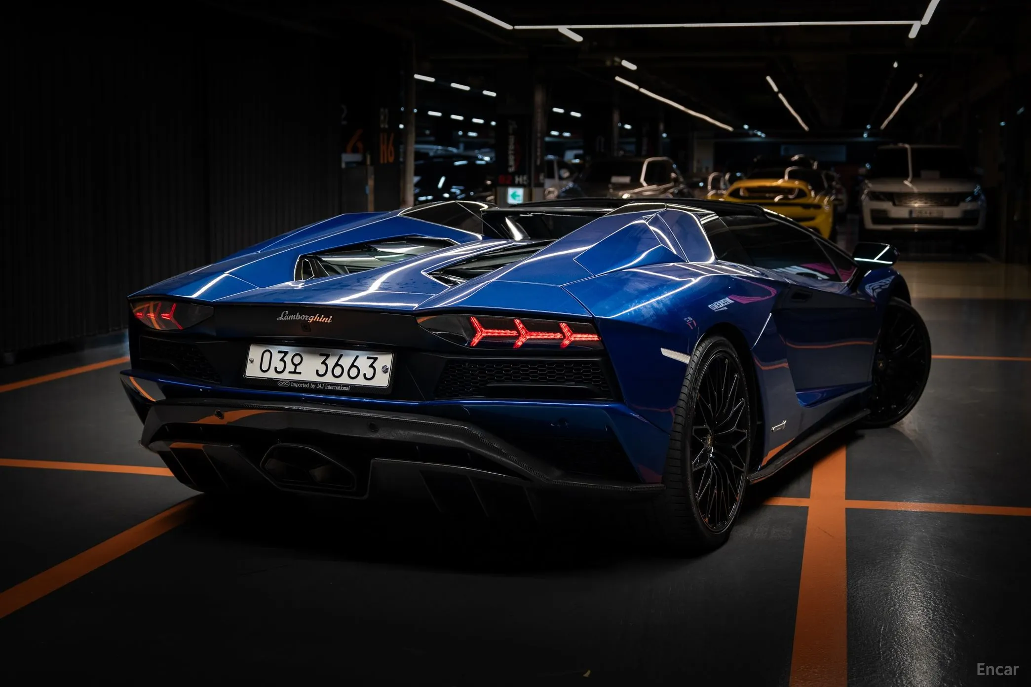 Lamborghini Aventador превью 4