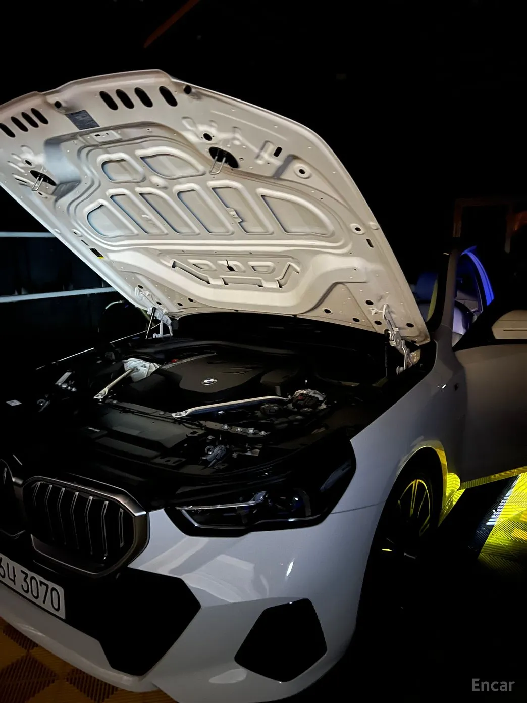 BMW 5 Series (G60) превью 6