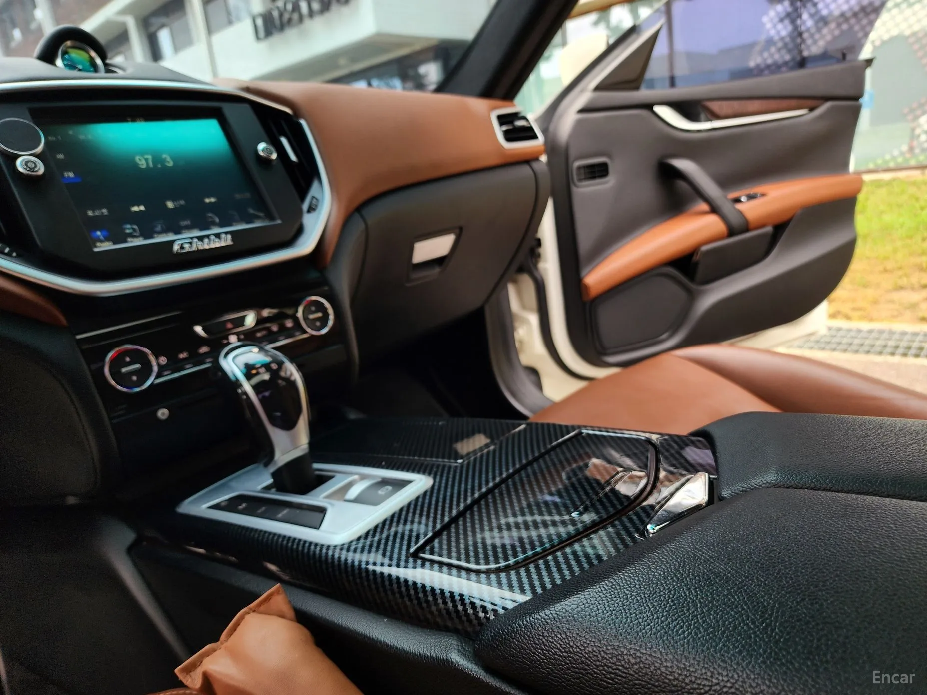 Maserati Ghibli превью 12