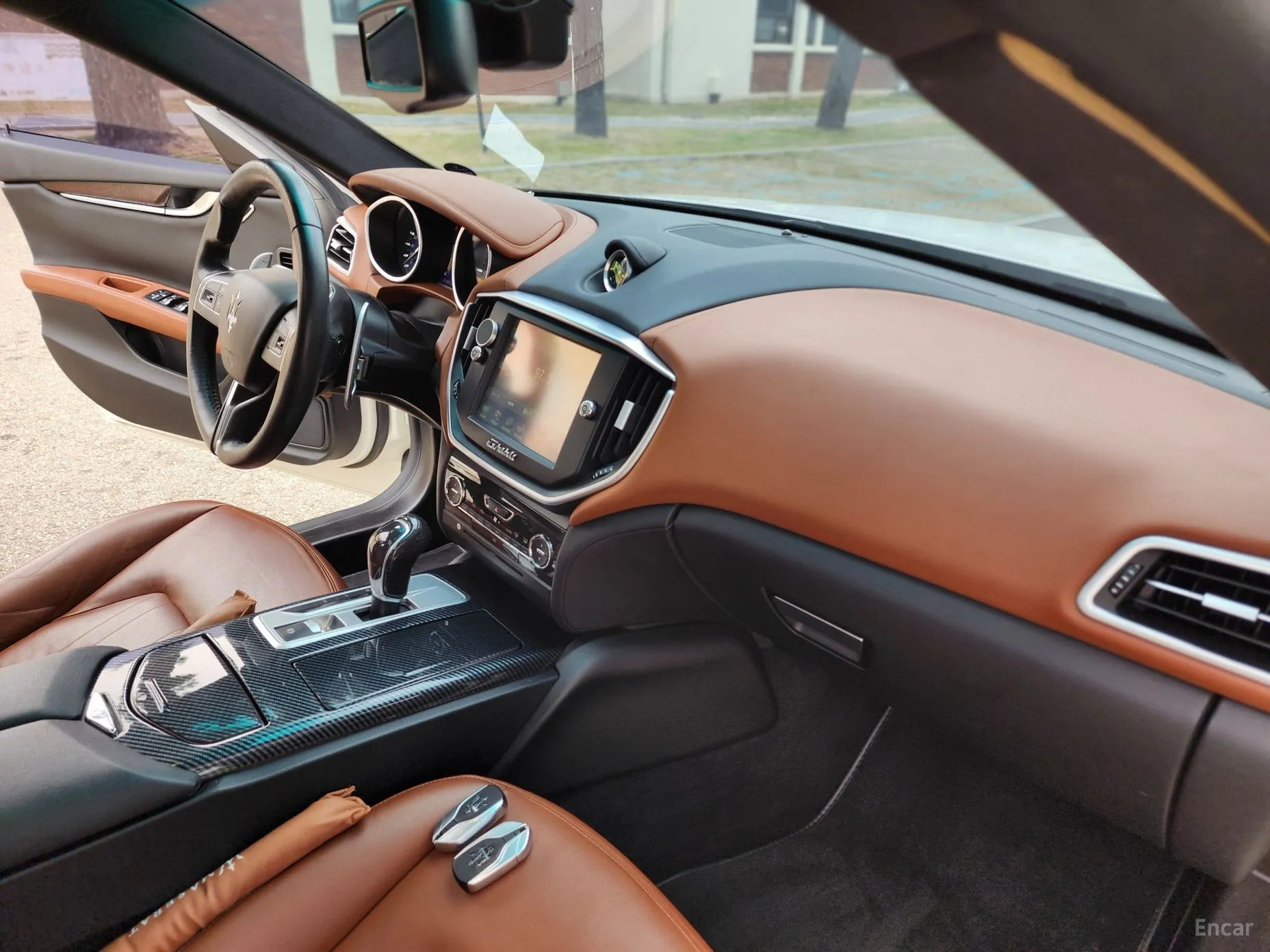 Maserati Ghibli превью 13