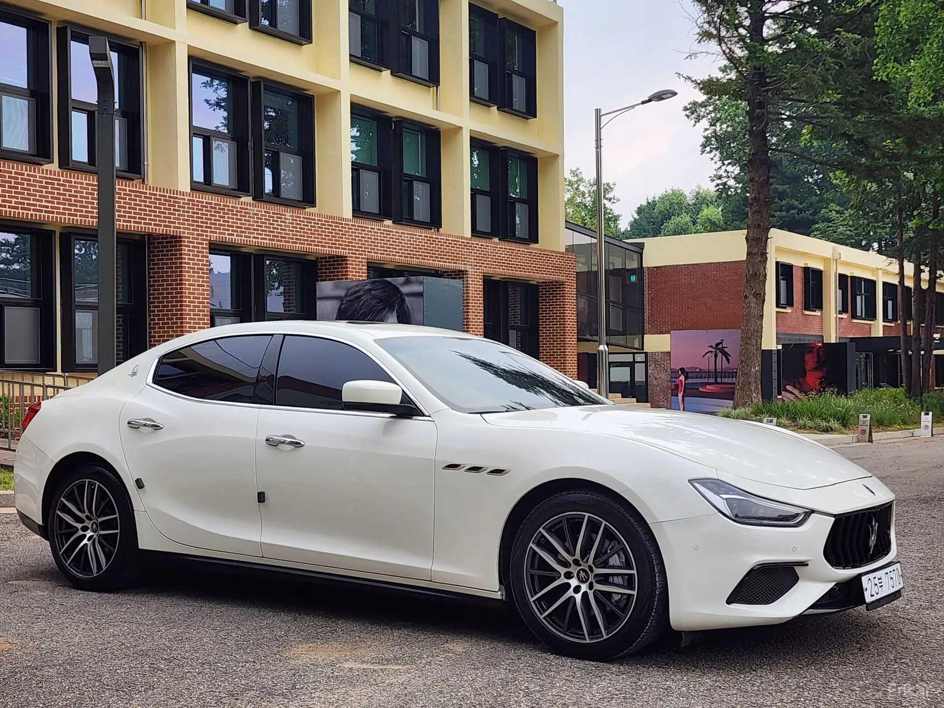 Maserati Ghibli превью 5