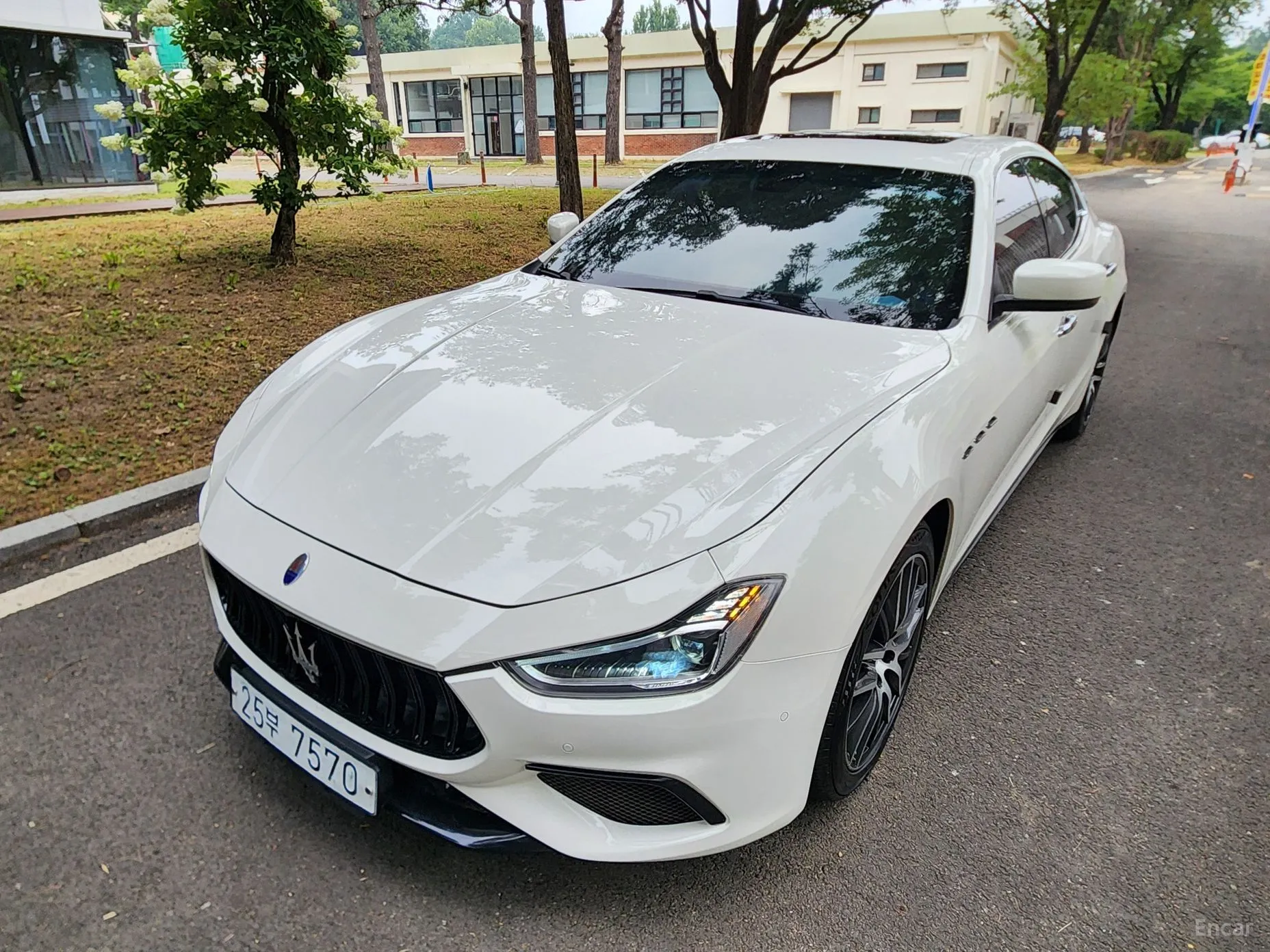 Maserati Ghibli превью 8