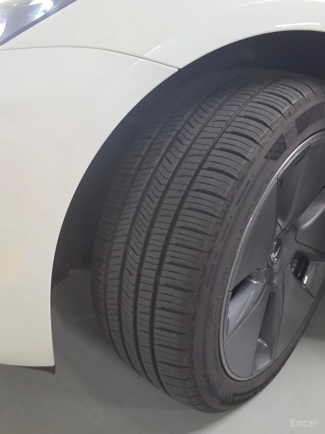 Tesla Model 3 превью 11
