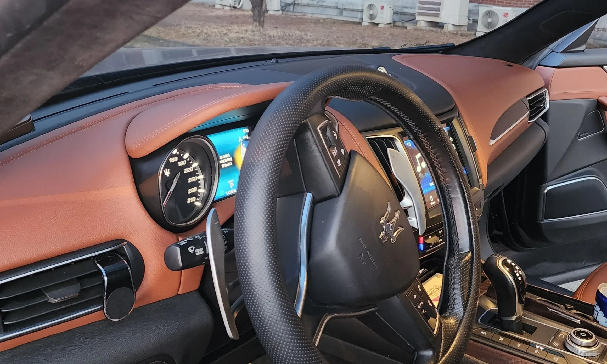 Maserati Levante превью 9