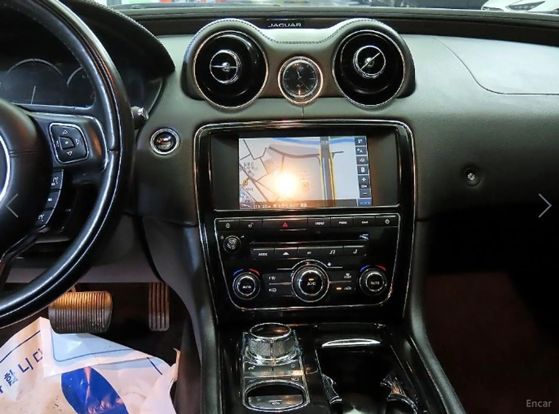 Jaguar All New XJ превью 11