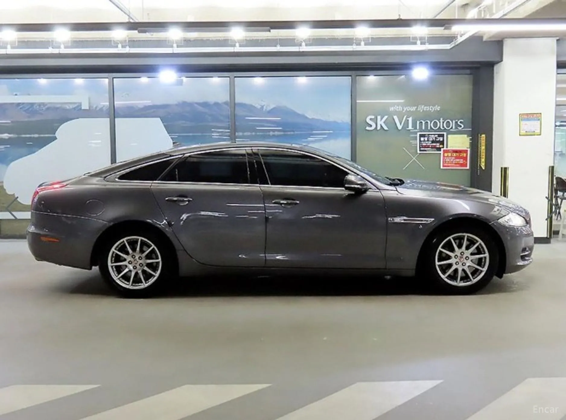Jaguar All New XJ превью 3