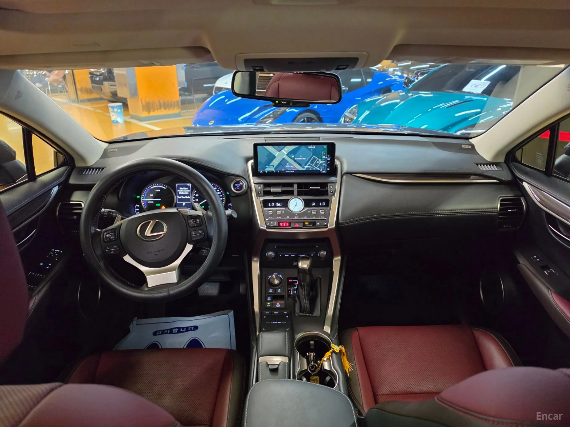 Lexus NX300h превью 10