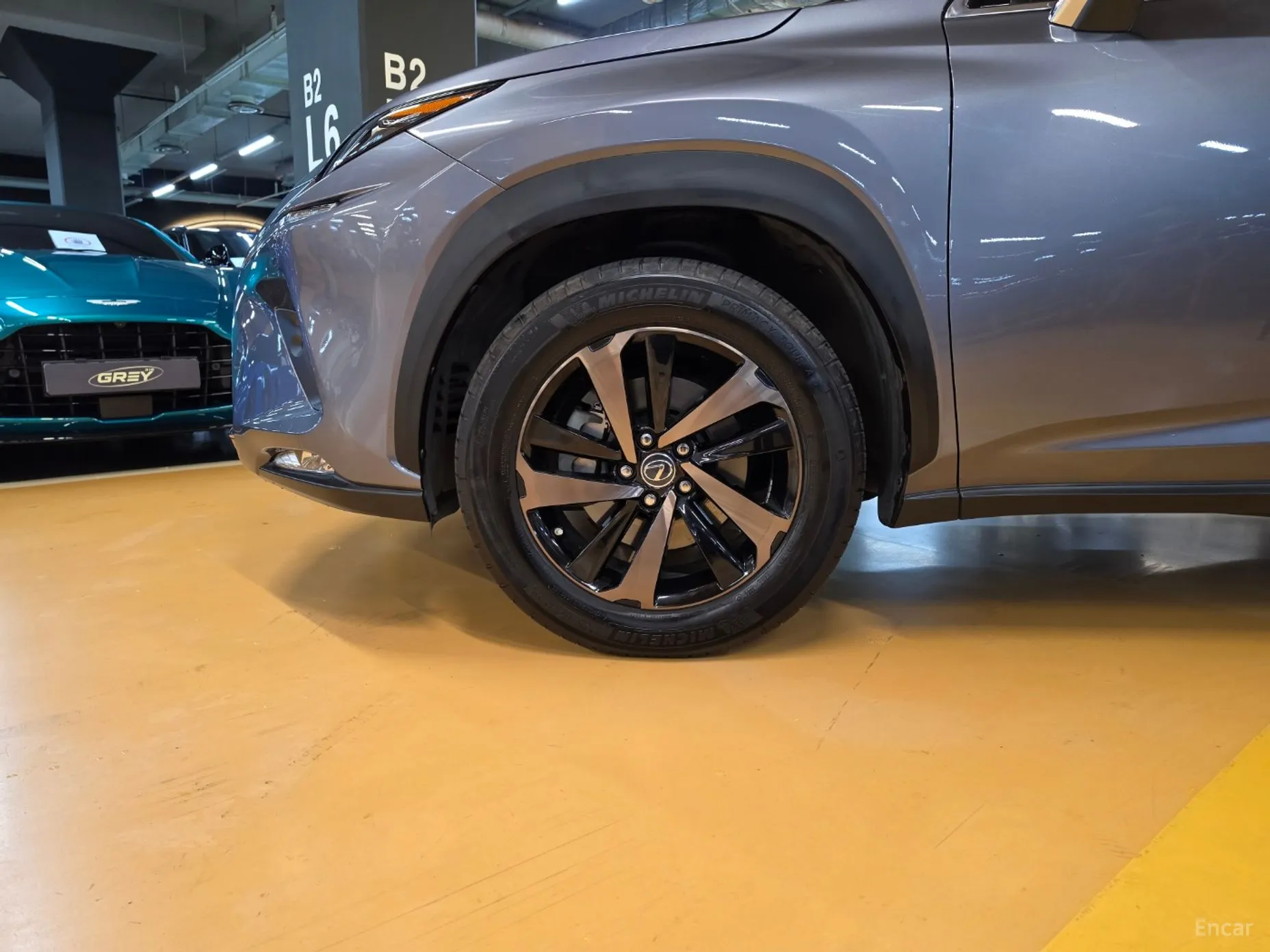 Lexus NX300h превью 5