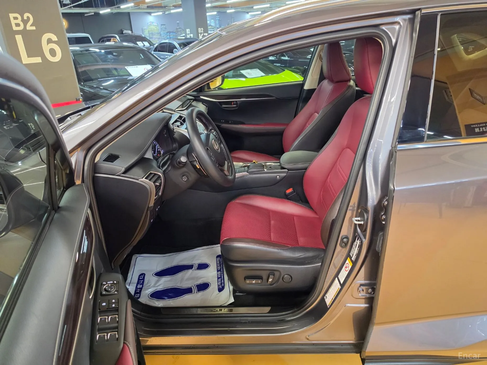 Lexus NX300h превью 7
