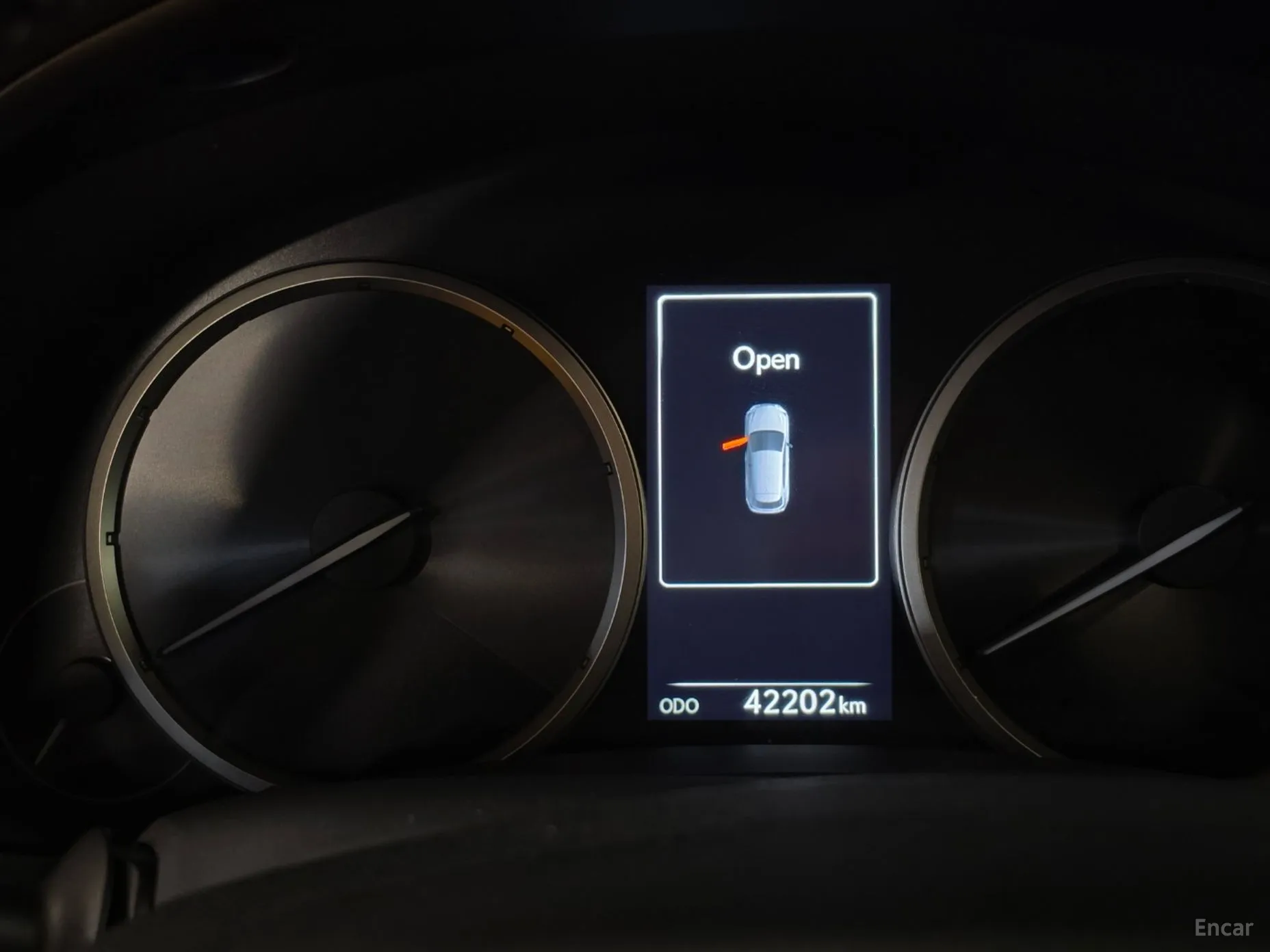 Lexus NX300h превью 8