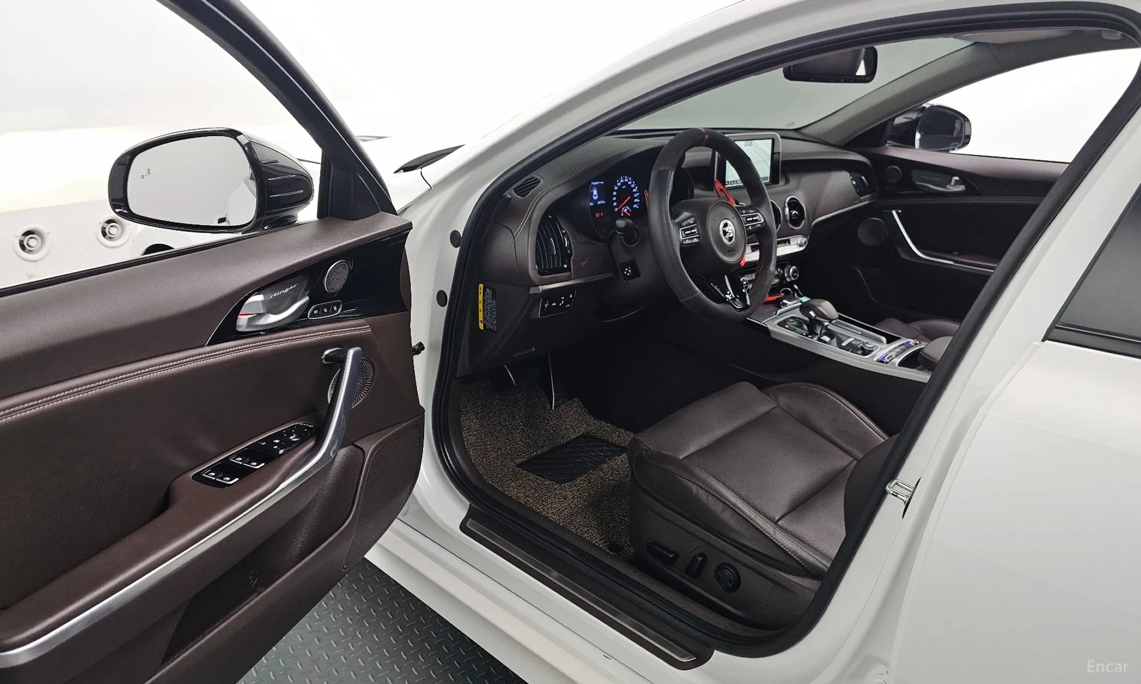 Kia Stinger превью 10