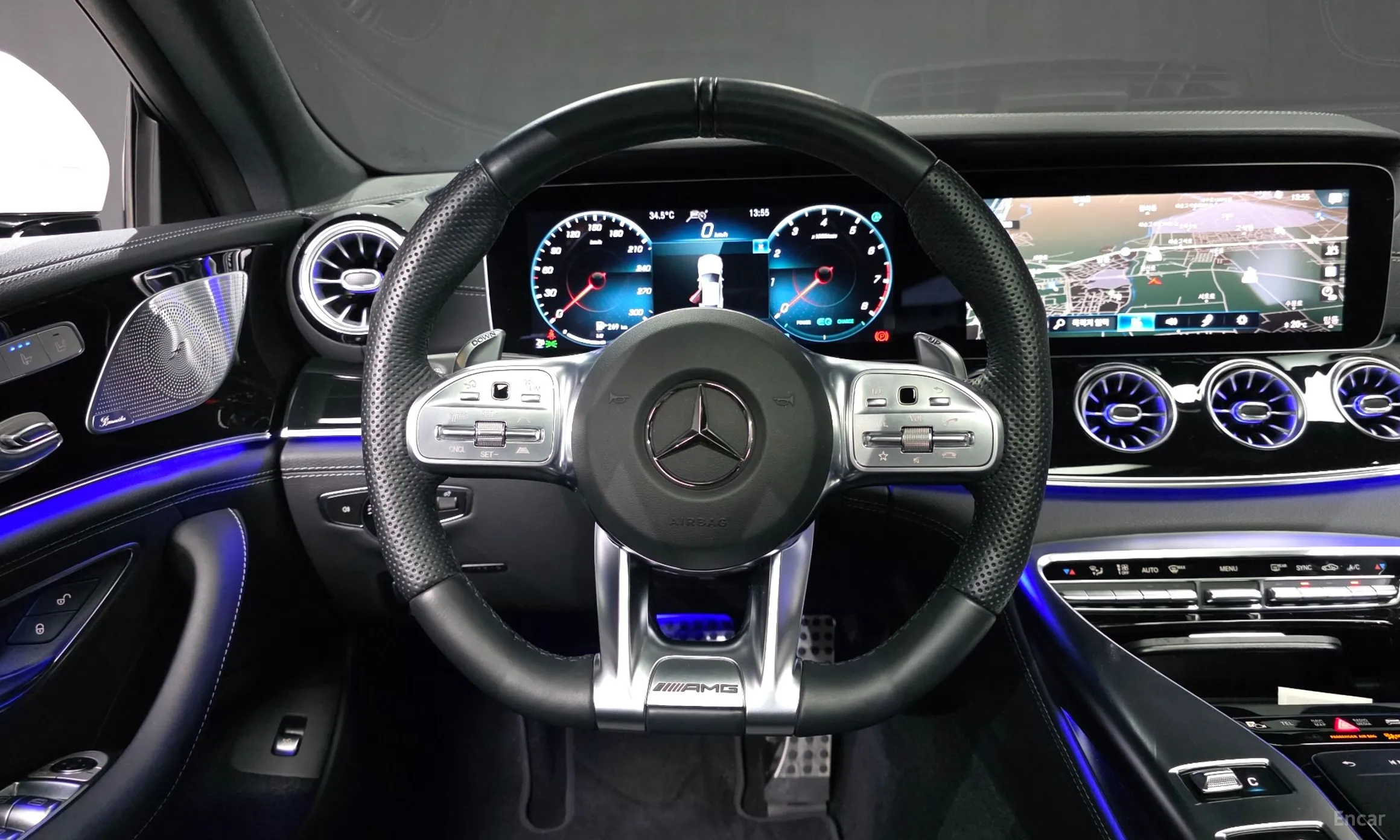 Mercedes Benz AMG GT превью 13