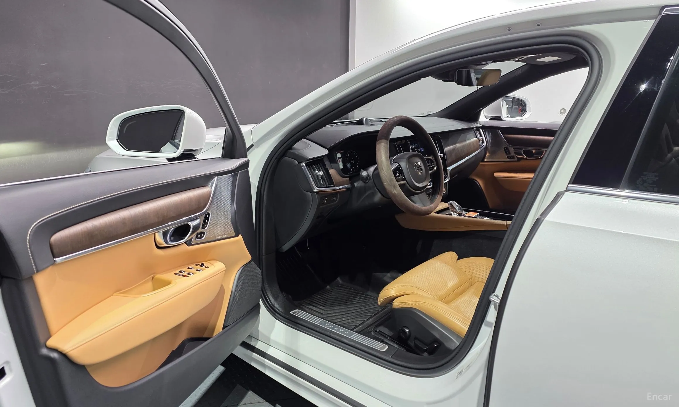 Volvo S90 превью 10