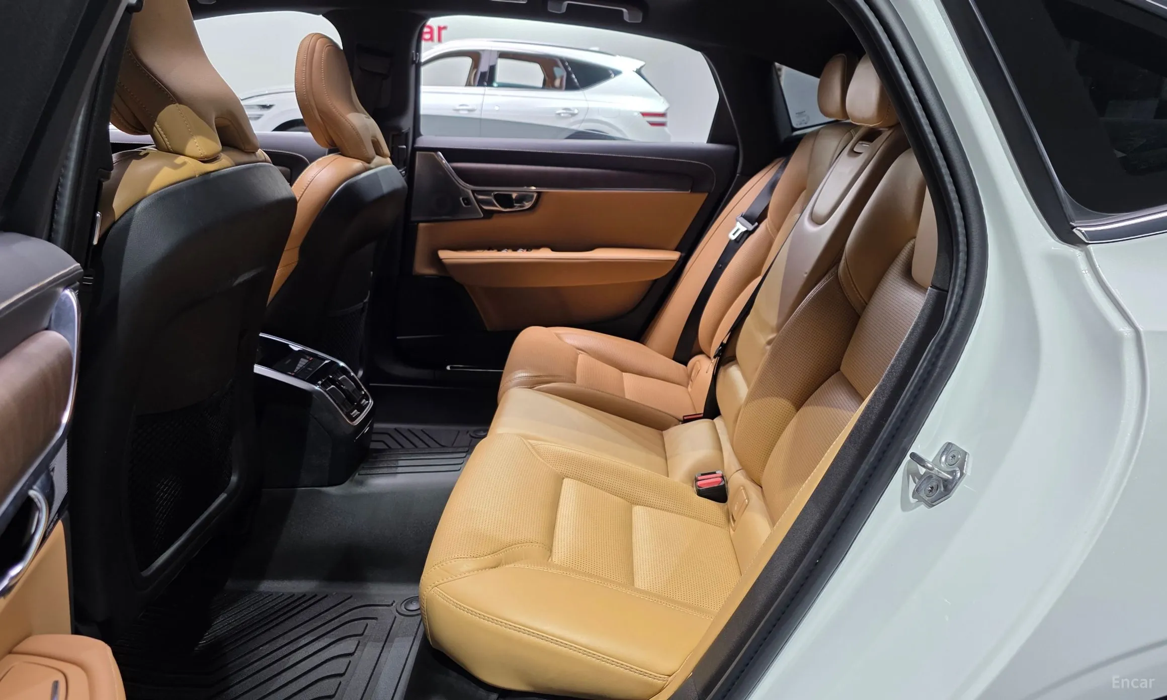 Volvo S90 превью 11