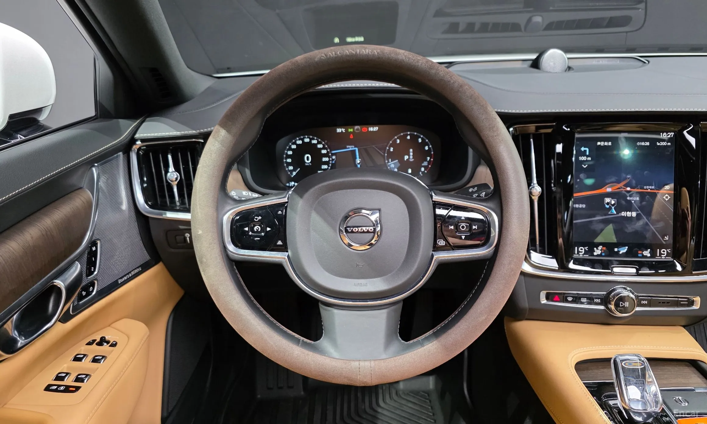 Volvo S90 превью 12