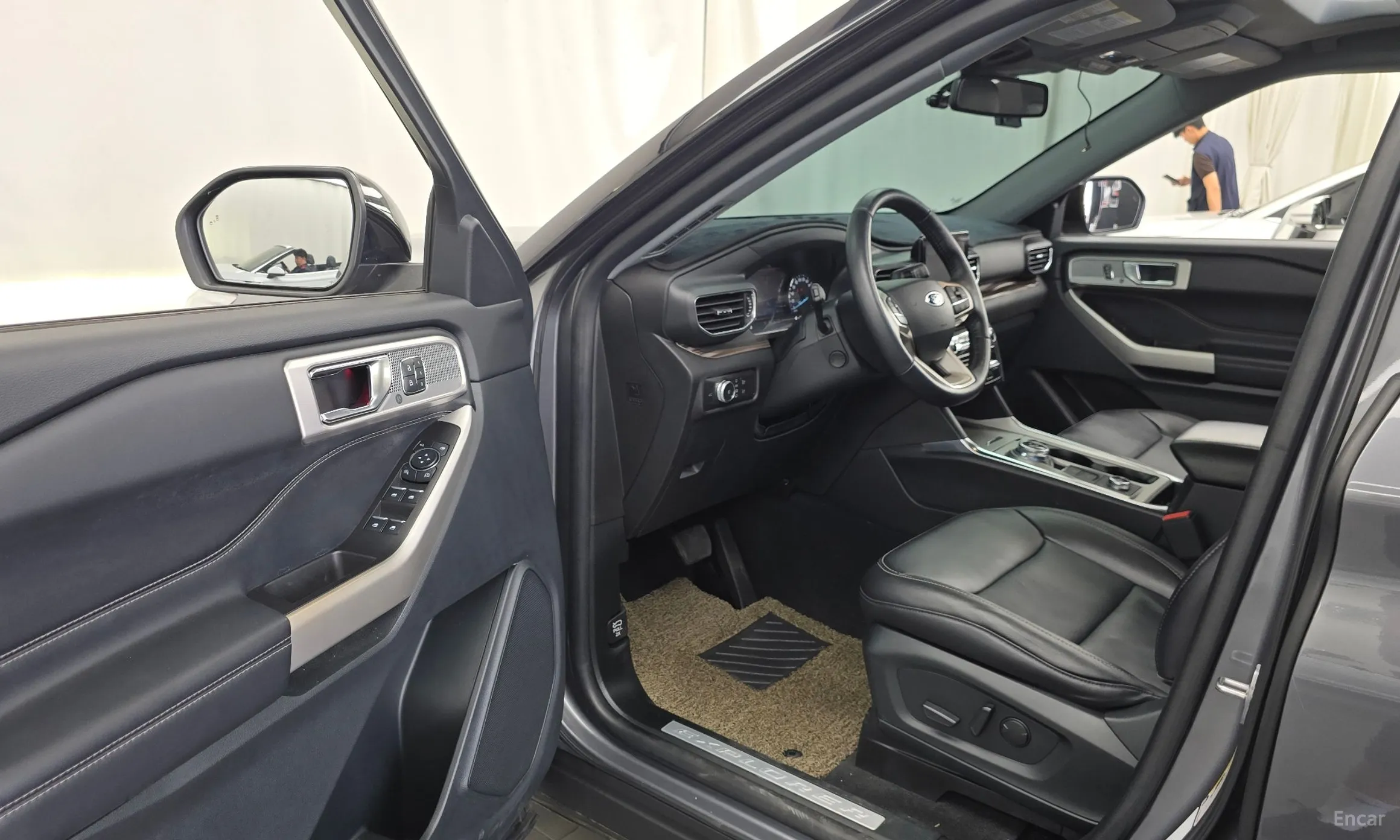 Ford Explorer 6th Generation превью 10