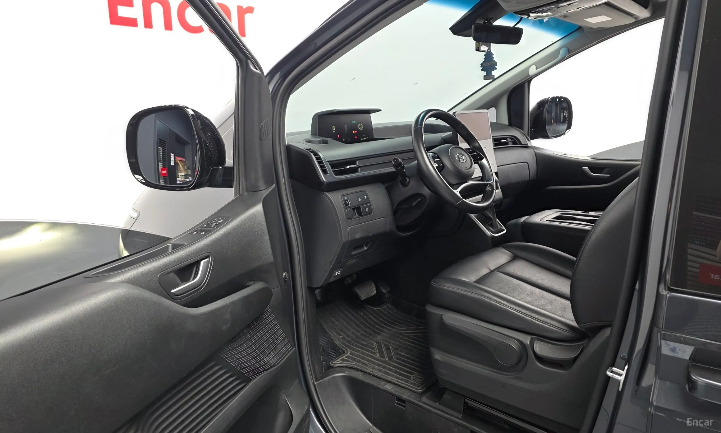 Hyundai Staria превью 10