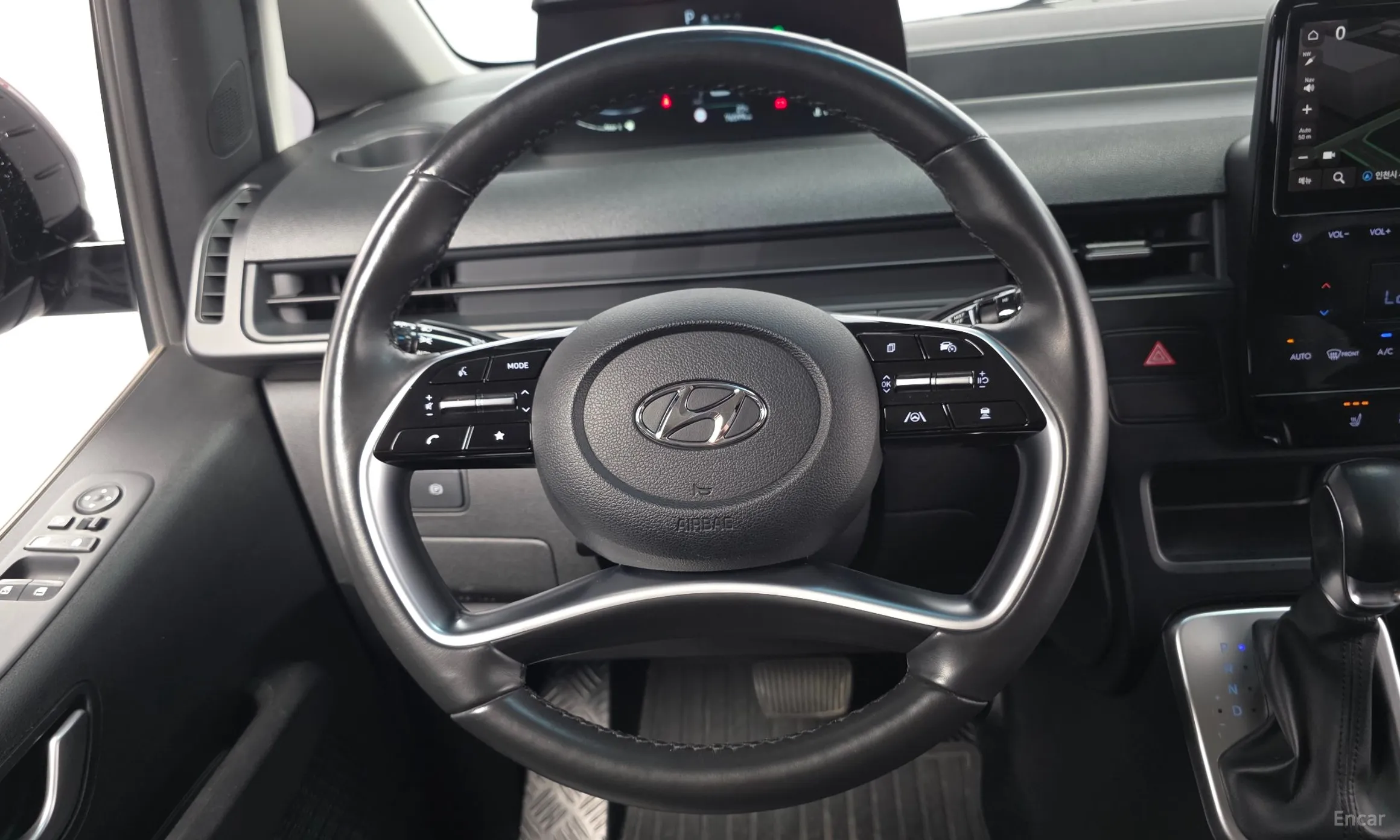 Hyundai Staria превью 14