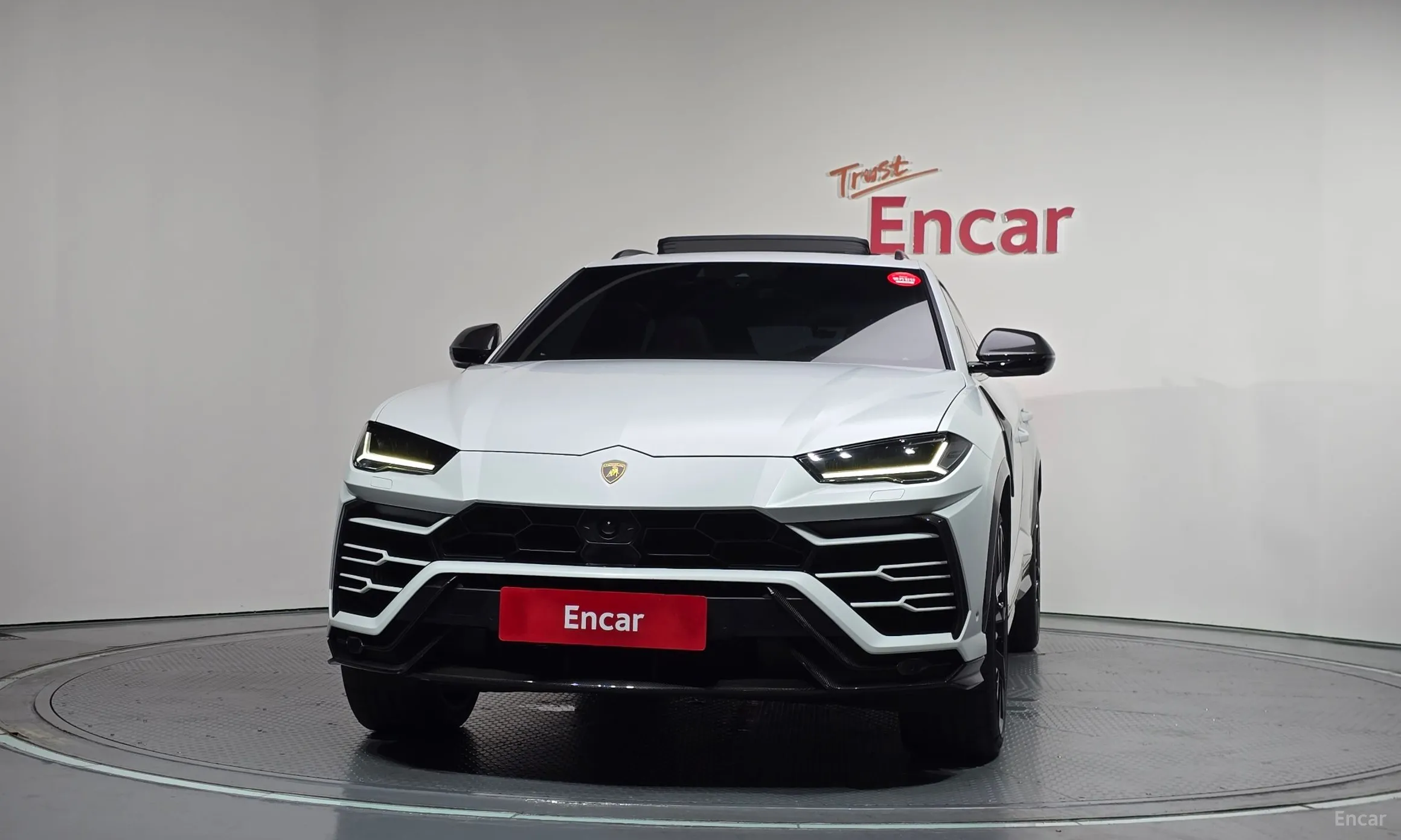 Lamborghini Urus превью 3
