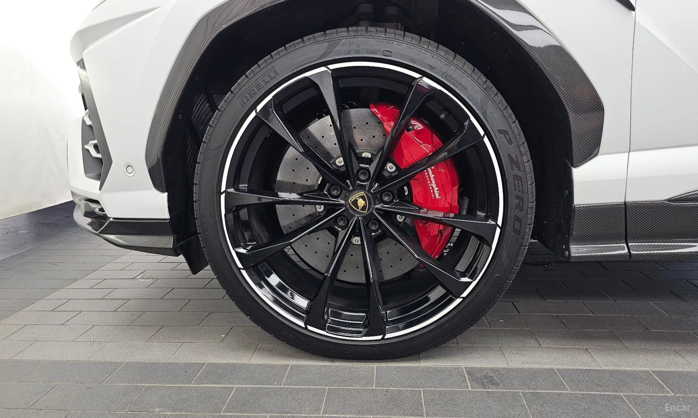 Lamborghini Urus превью 5